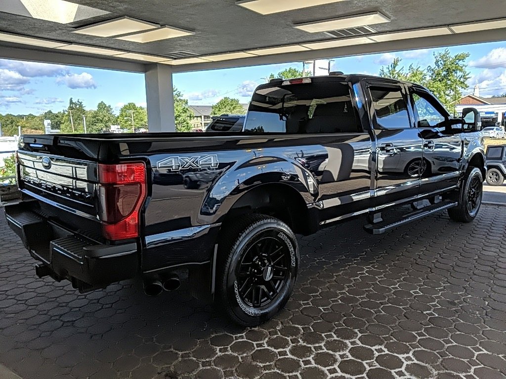 Certified 2022 Ford F350 Lariat w/ Black Appearance Package image 5