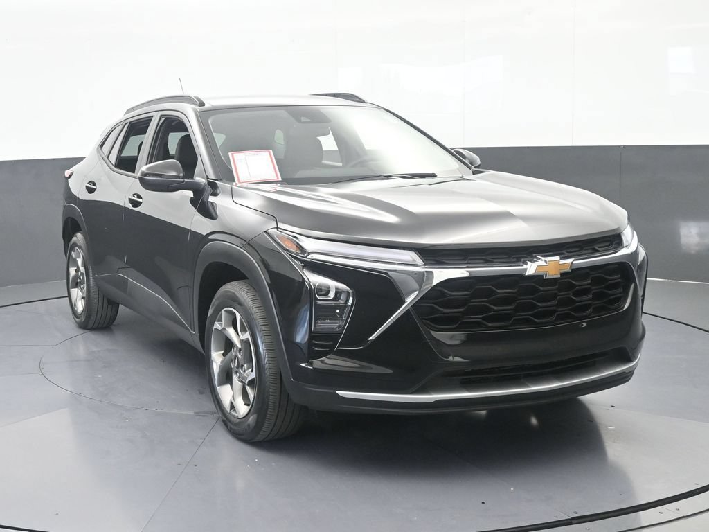 Used 2026 Chevrolet Trax LT FWD image 9