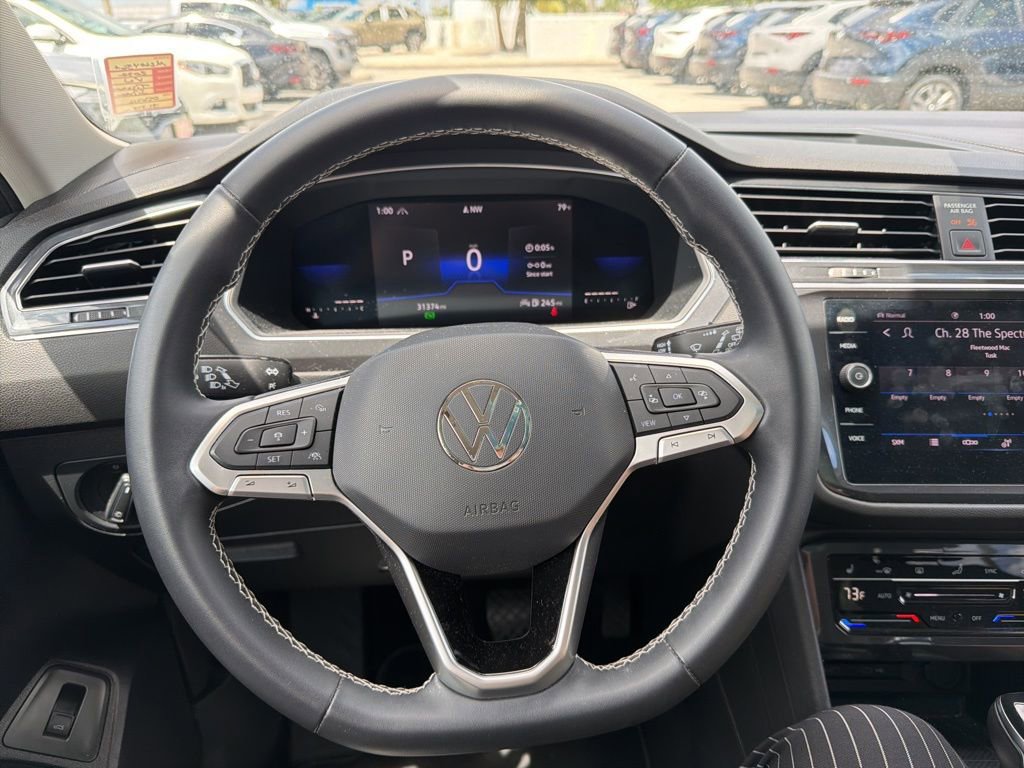 Used 2022 Volkswagen Tiguan SE image 17