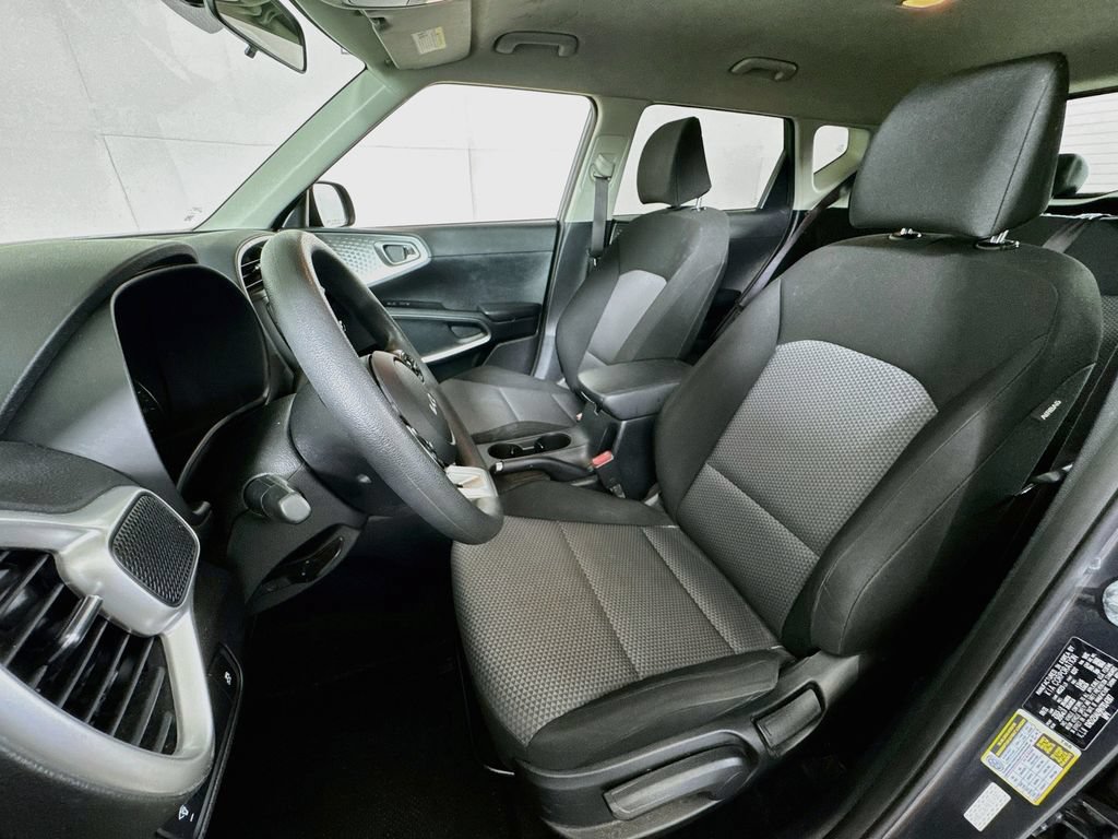 Used 2022 Kia Soul LX FWD image 19
