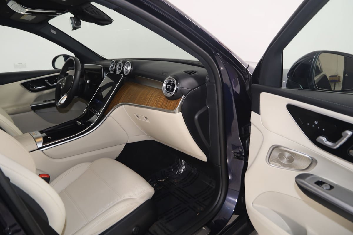 Used 2023 Mercedes-Benz GLC 300 4MATIC w/ Pinnacle Trim Package image 42