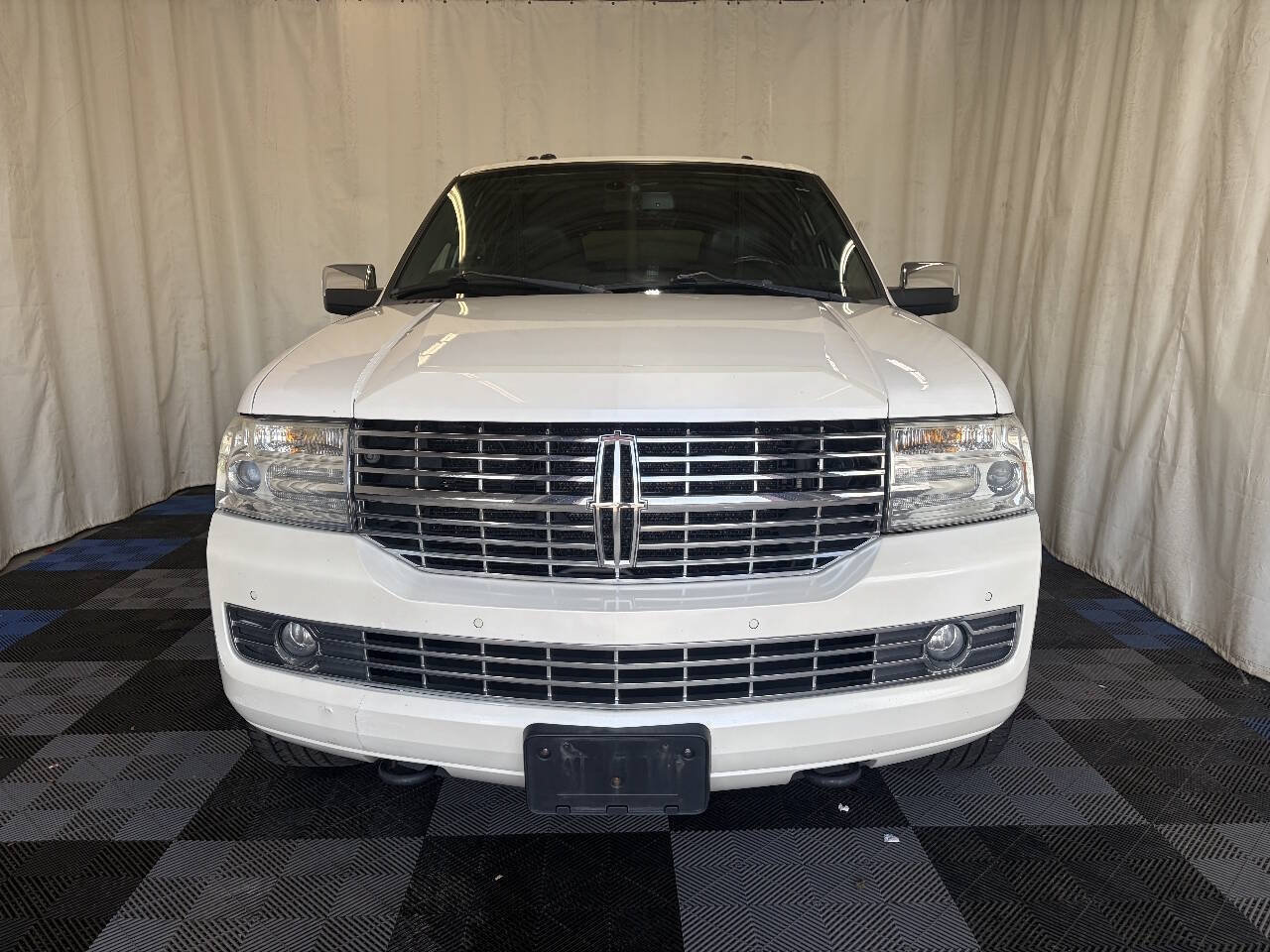 Used 2014 Lincoln Navigator L 4WD image 4