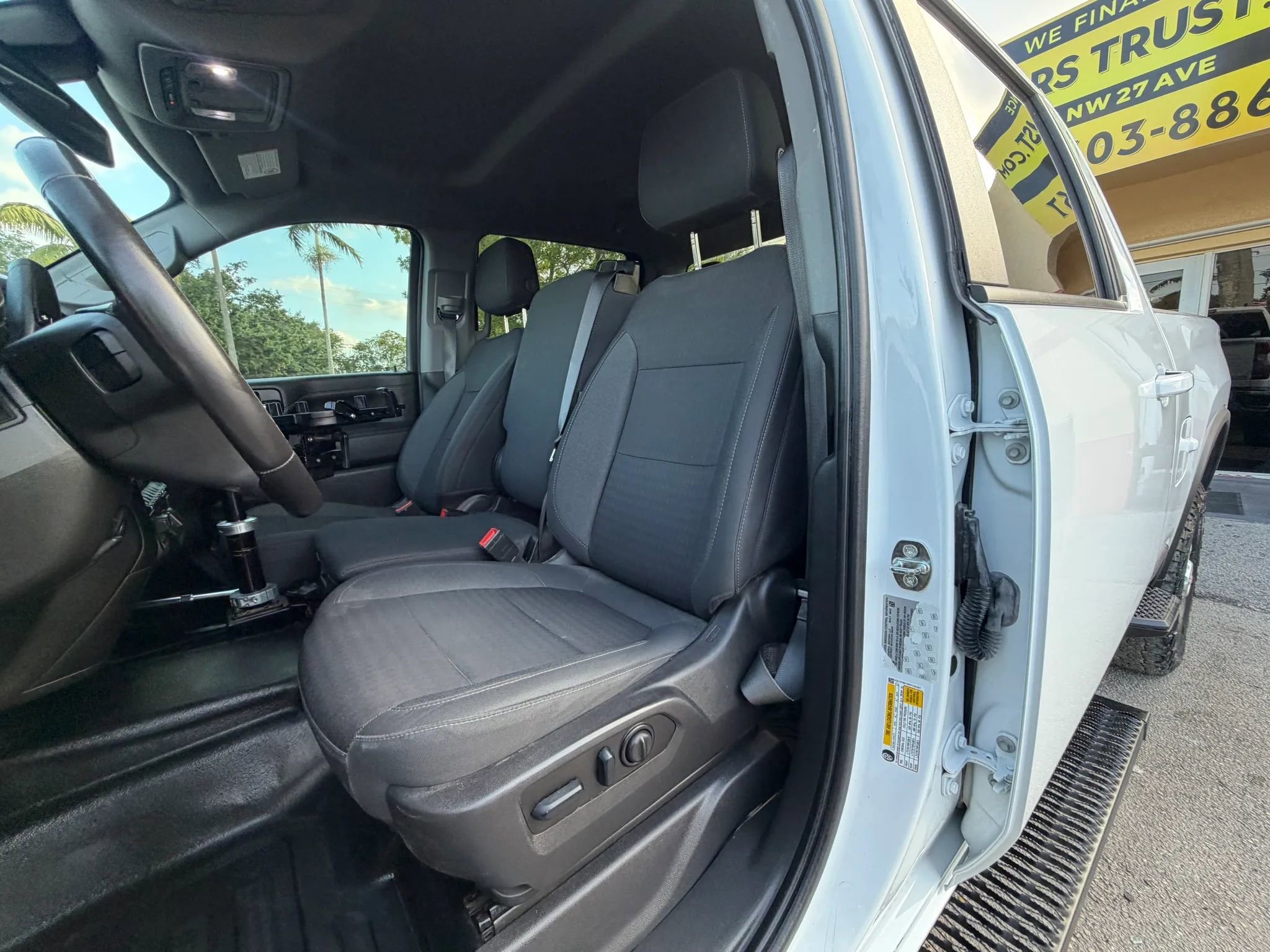 Used 2023 Chevrolet Silverado 2500 4x4 Crew Cab LT w/ Convenience Package image 13