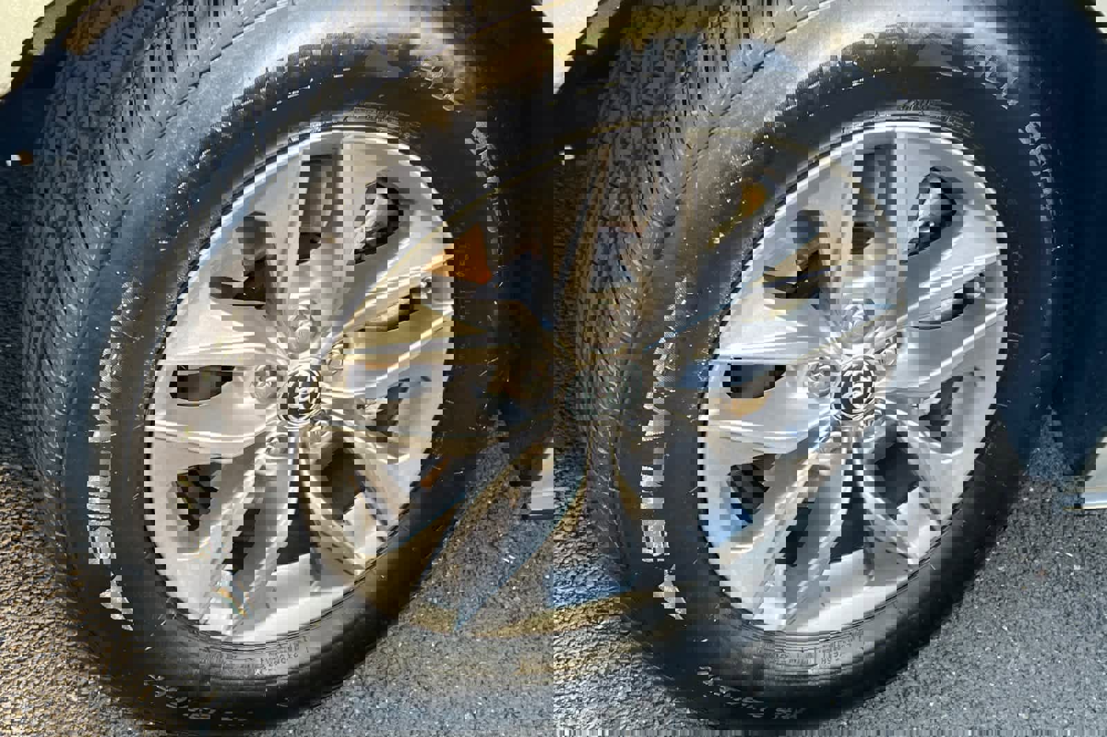 Used 2023 Toyota Sienna XLE image 15