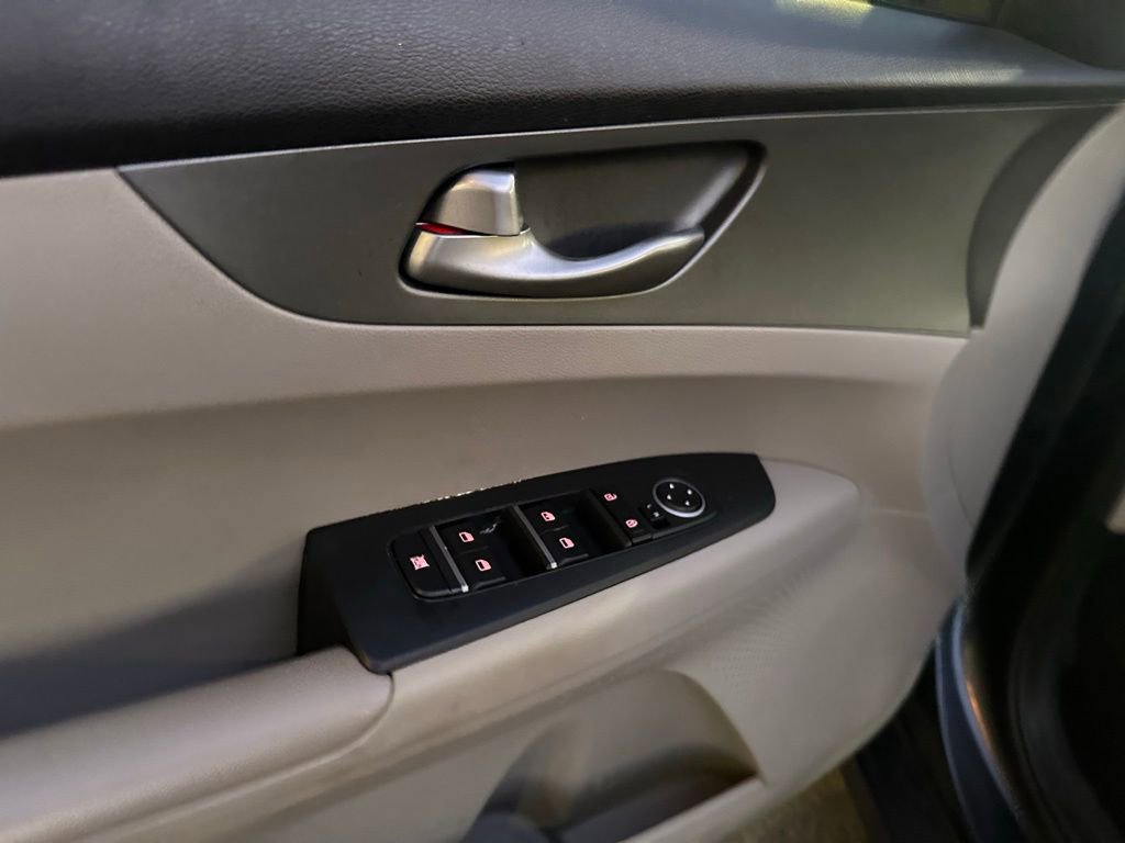 Used 2021 Kia Forte LXS image 14