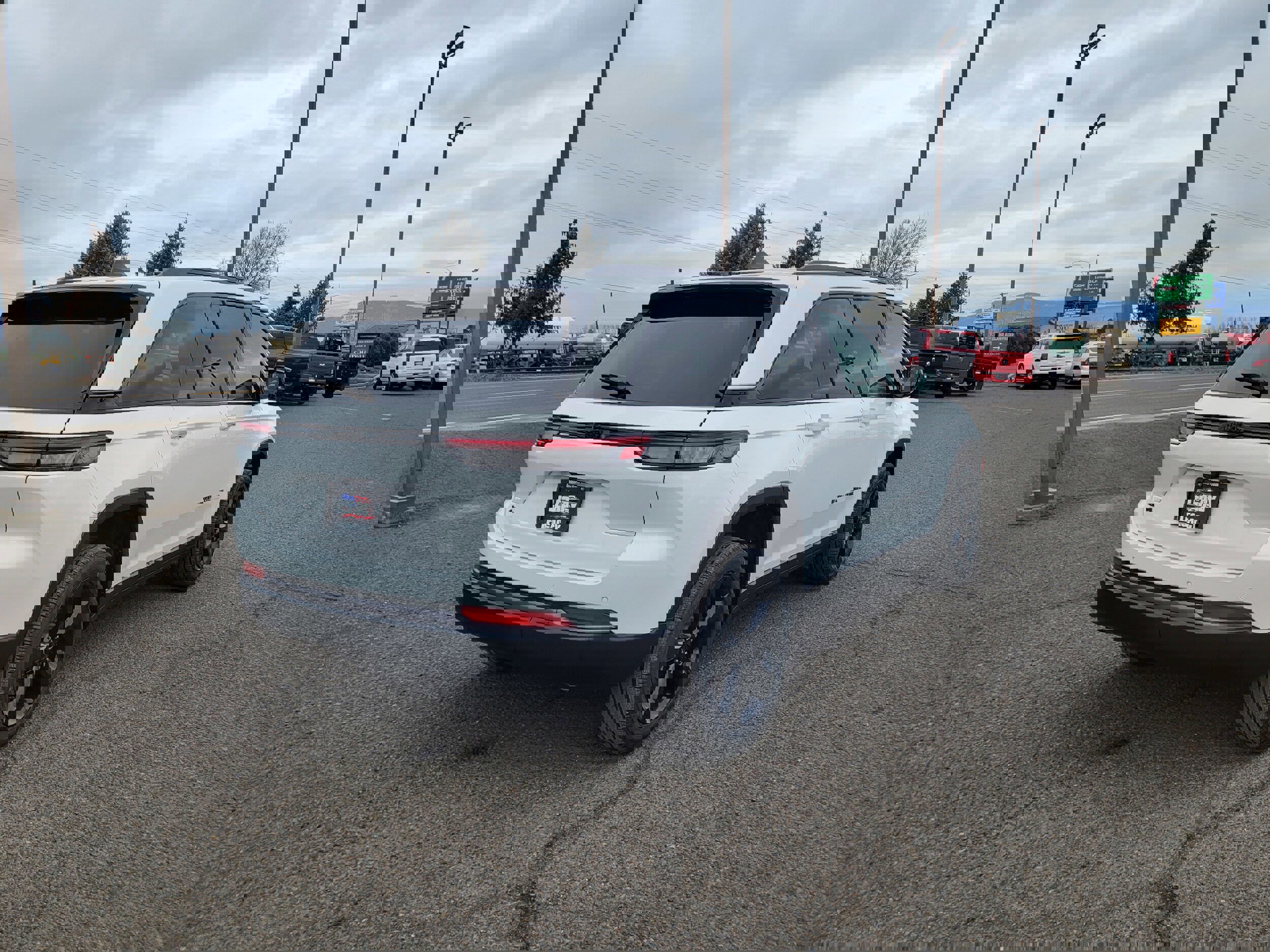 New 2026 Jeep Grand Cherokee Limited w/ Limited Altitude Package image 3