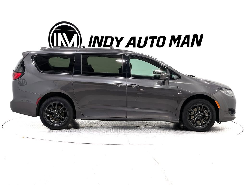 Used 2020 Chrysler Pacifica Touring-L w/ Advanced Safetytec Group image 3