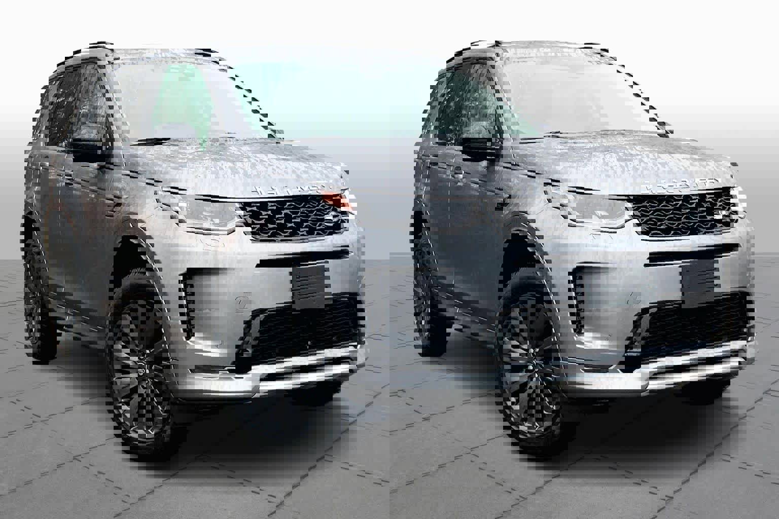 Used 2025 Land Rover Discovery Sport S image 3