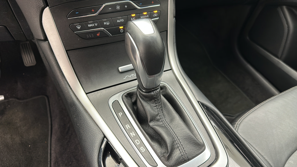 Used 2016 Ford Edge SEL w/ Equipment Group 201A FWD image 18