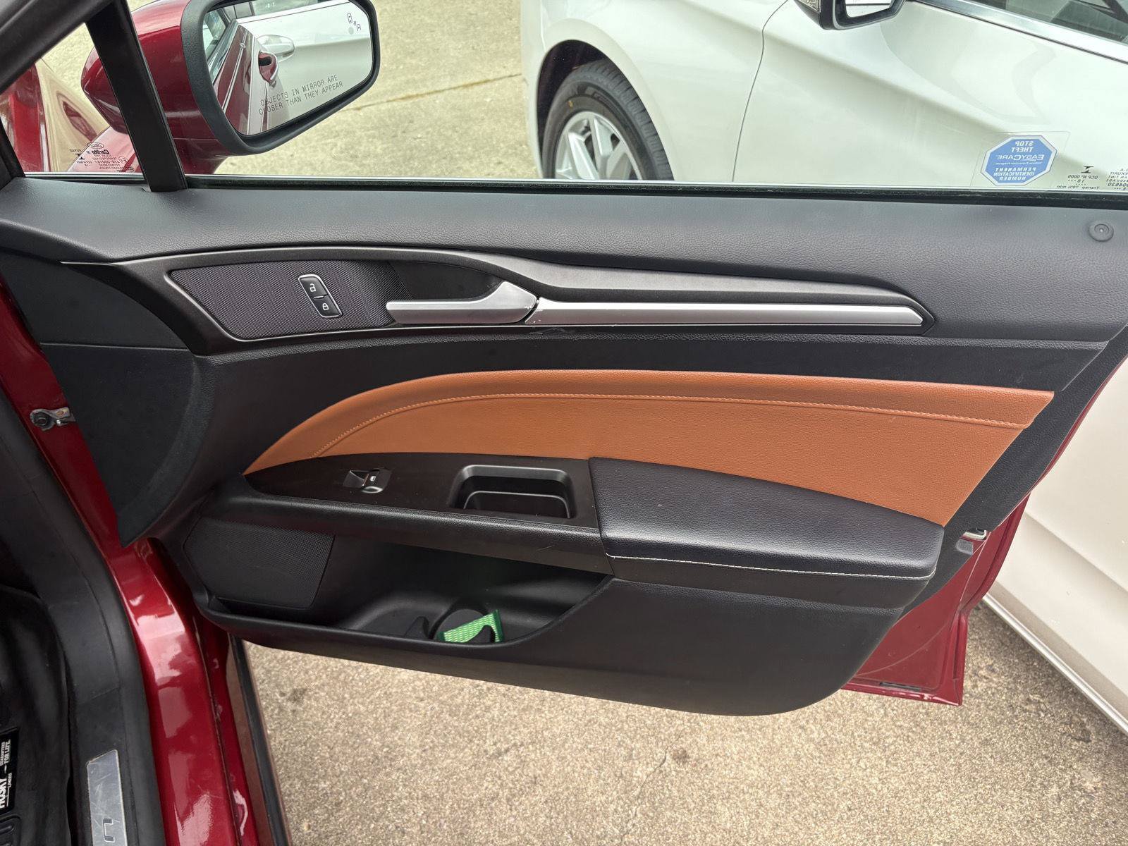 Used 2019 Ford Fusion Energi Titanium FWD image 17