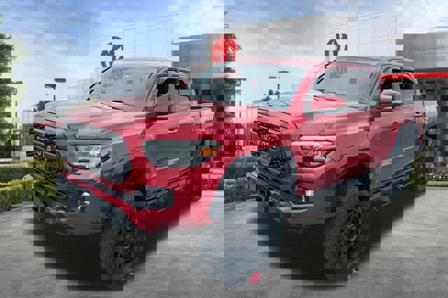 Certified 2020 Toyota Tacoma TRD Off-Road w/ Technology Package image 2