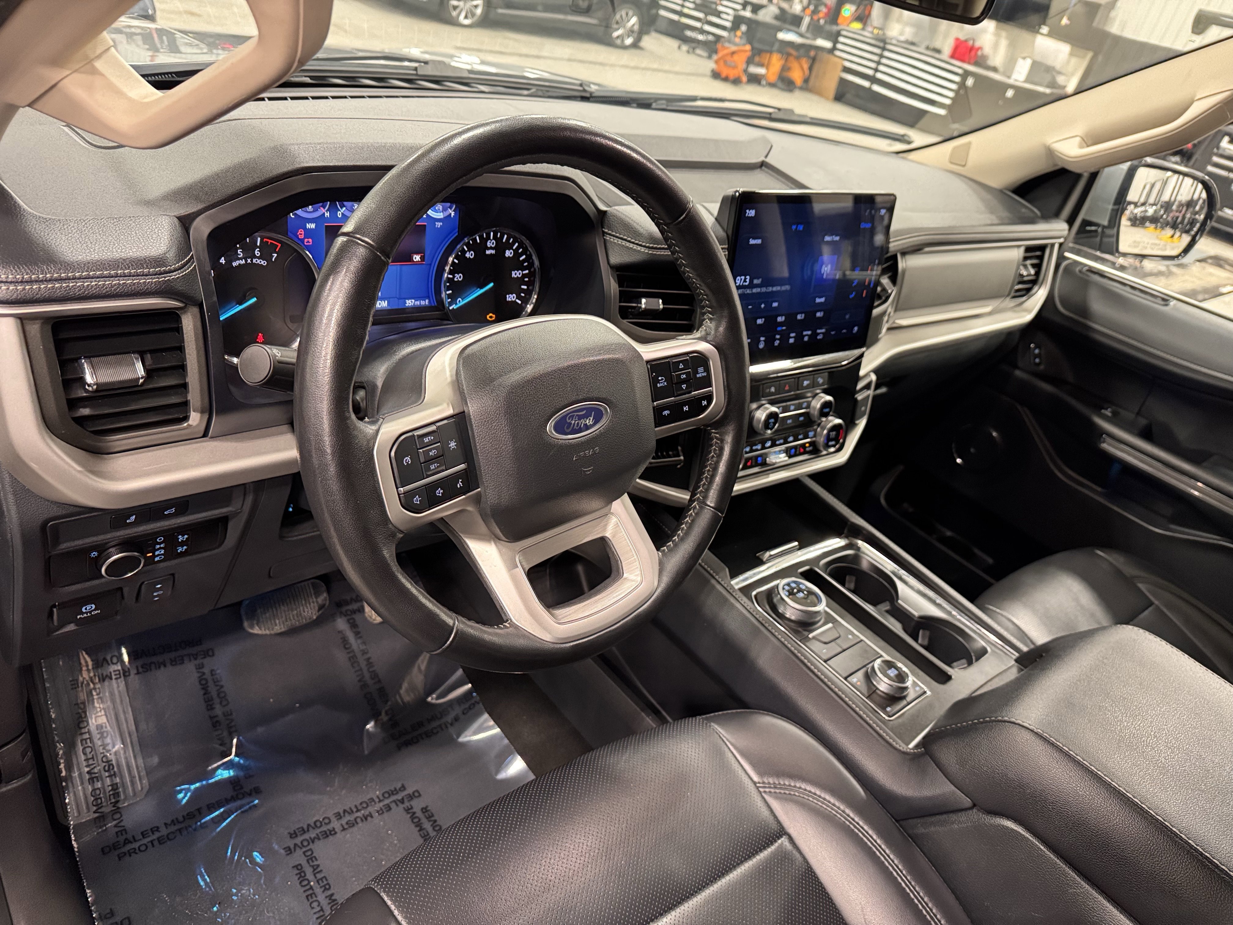 Used 2024 Ford Expedition Max XLT image 16