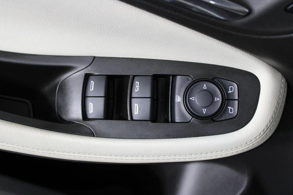 Used 2025 Buick Encore GX Sport Touring FWD image 21