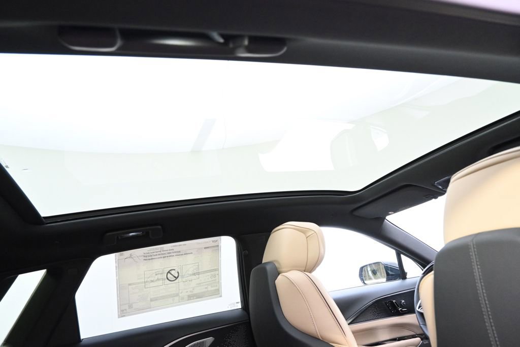 New 2025 Cadillac Lyriq Luxury w/ Nappa Leather Package image 17