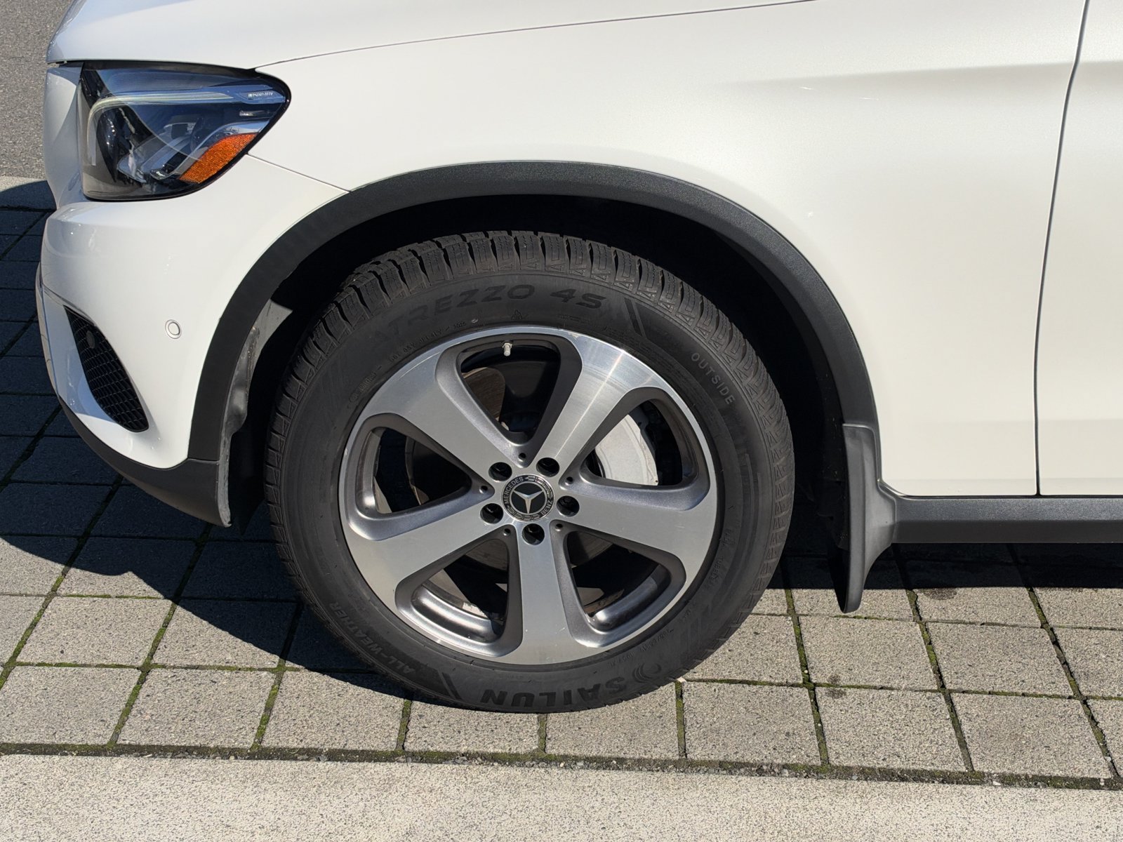 Used 2018 Mercedes-Benz GLC 300 4MATIC image 9