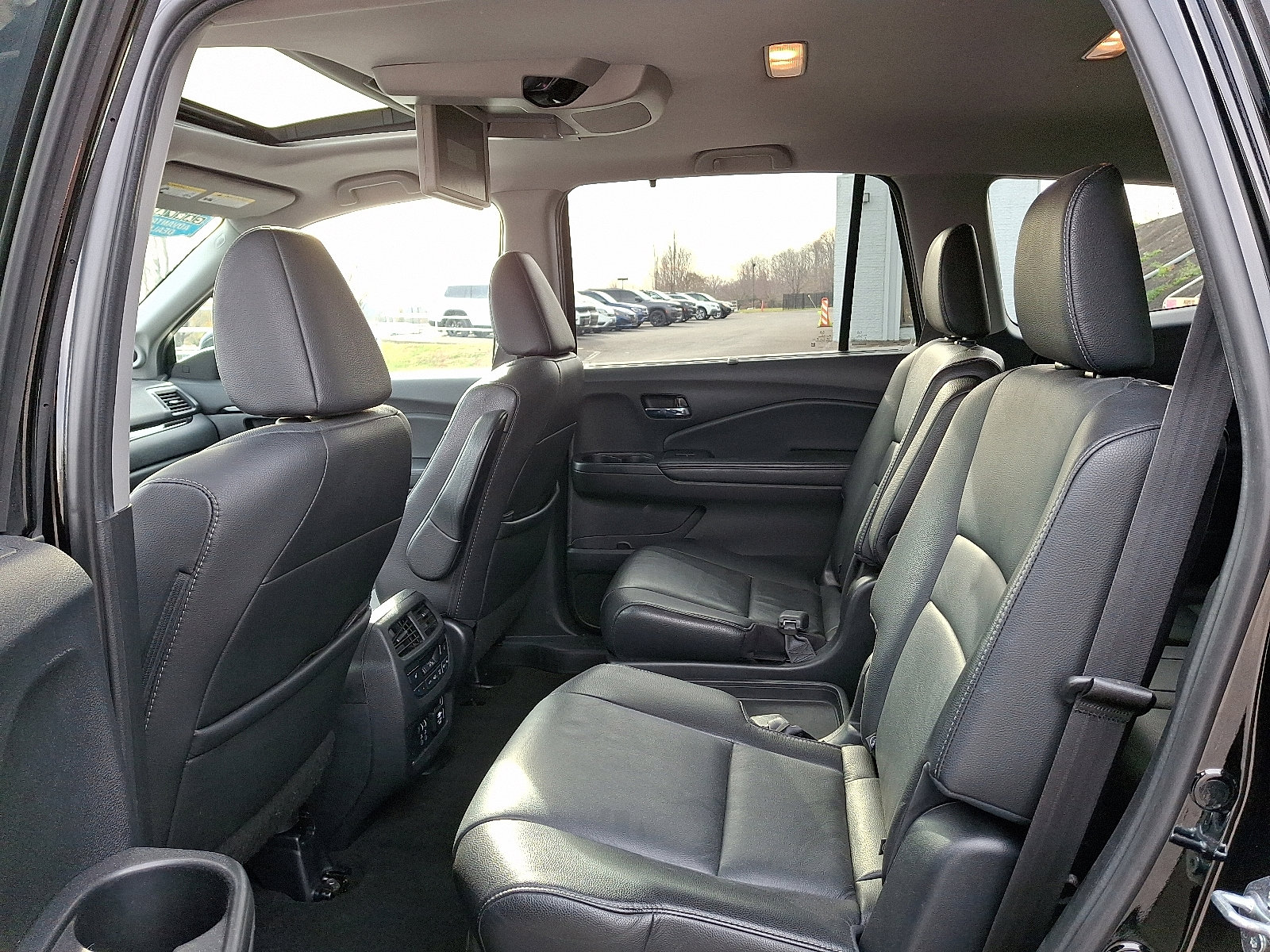 Used 2021 Honda Pilot Touring image 10