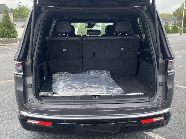 New 2024 Jeep Grand Wagoneer Series I w/ HD Trailer Tow Package image 7