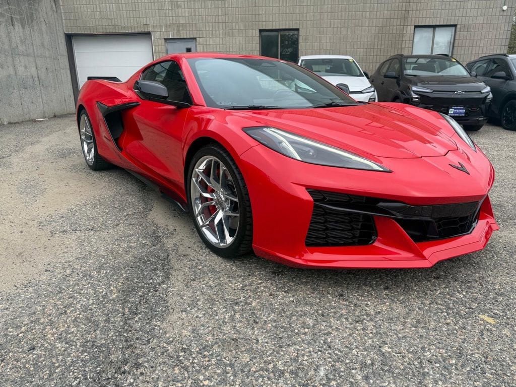 Used 2025 Chevrolet Corvette Z06 RWD image 11