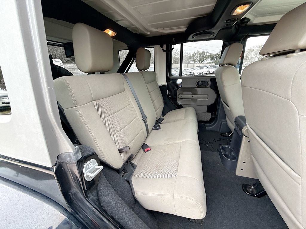 Used 2009 Jeep Wrangler Unlimited Sahara w/ Trailer Tow Group AWD/4WD image 30