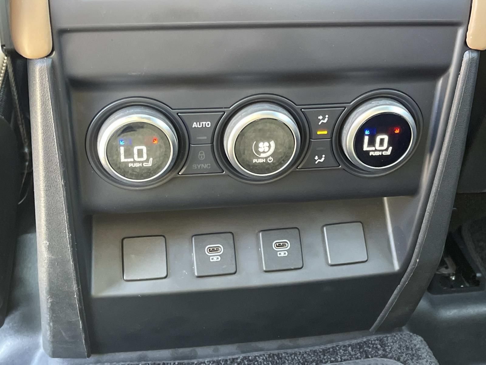 Used 2025 Land Rover Defender 130 V8 AWD/4WD image 16
