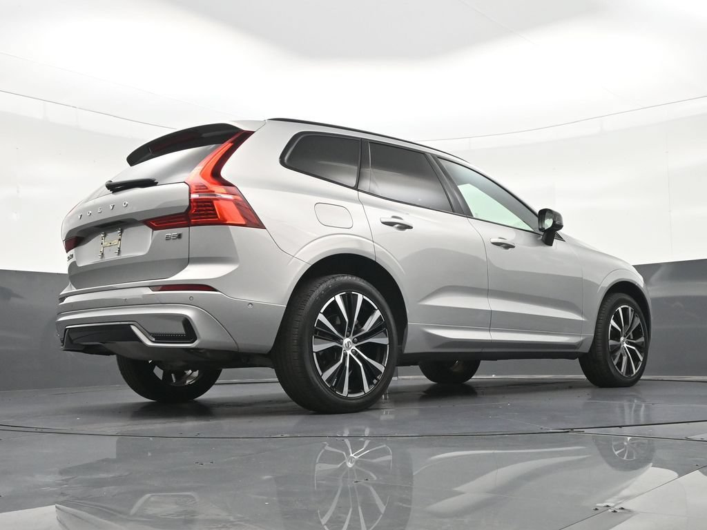 Certified 2024 Volvo XC60 B5 Plus AWD/4WD image 27