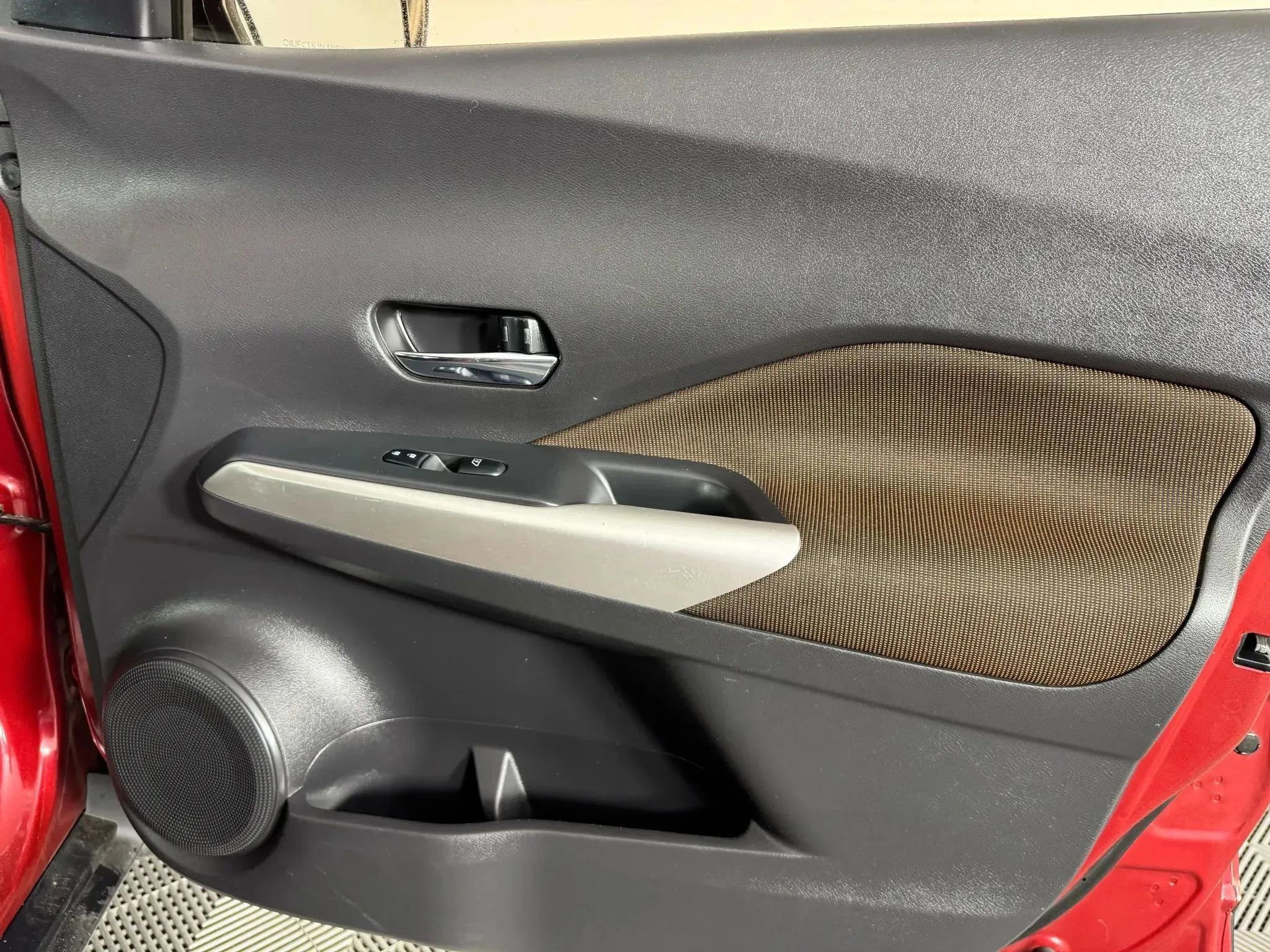 Used 2020 Nissan Kicks SR image 37