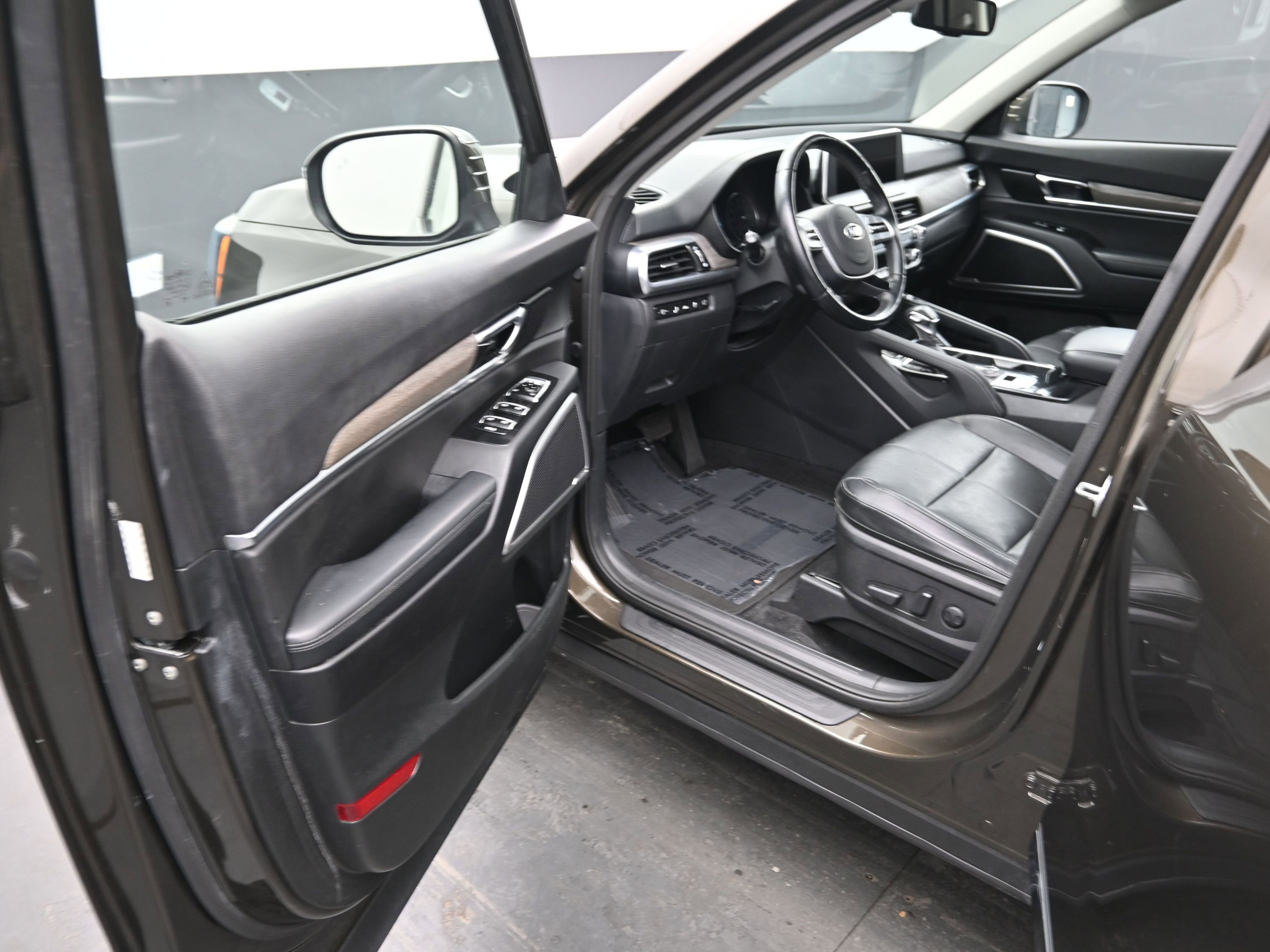 Used 2021 Kia Telluride EX image 12