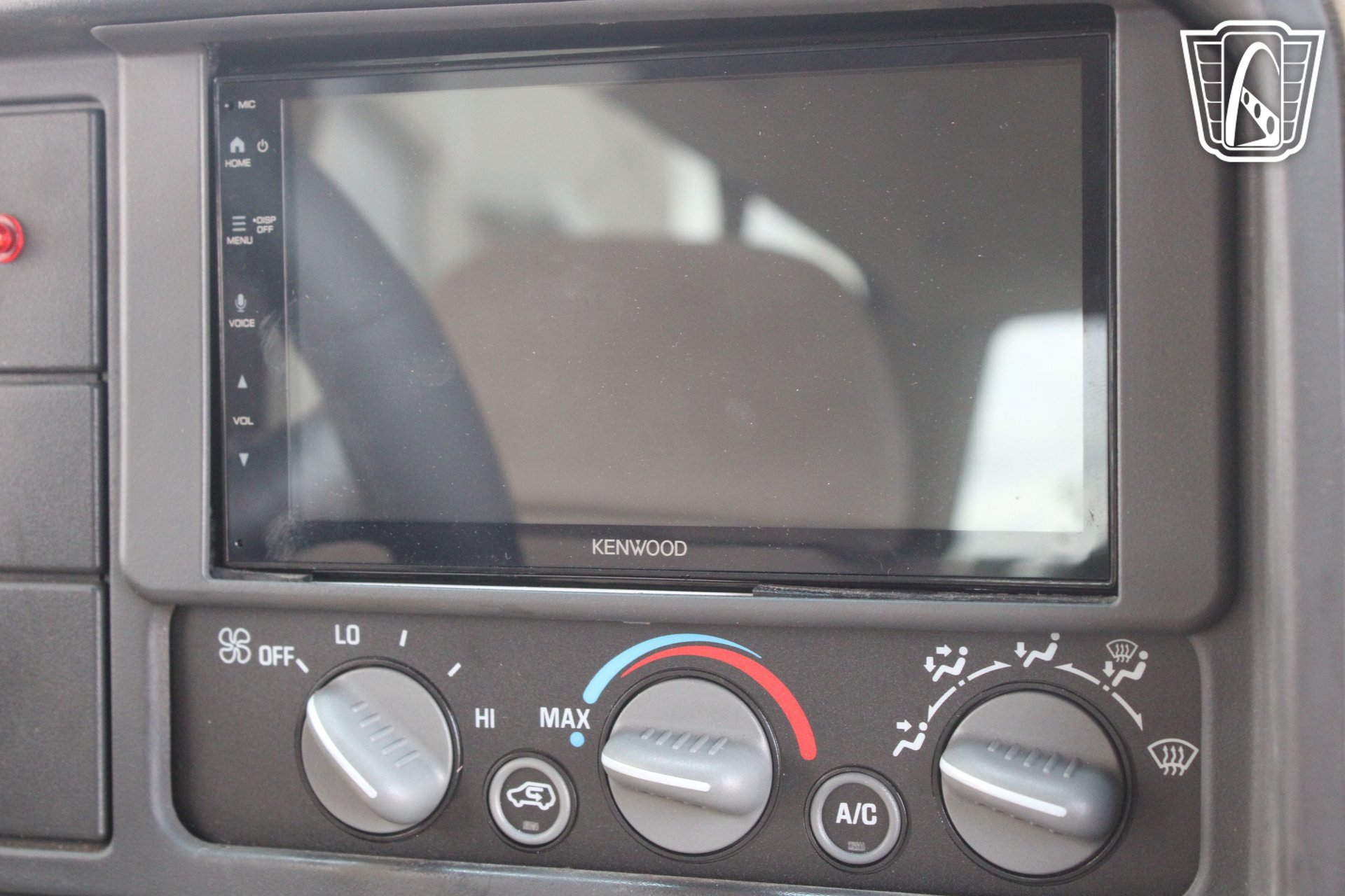 Used 1996 Chevrolet Tahoe 4WD 2-Door image 6