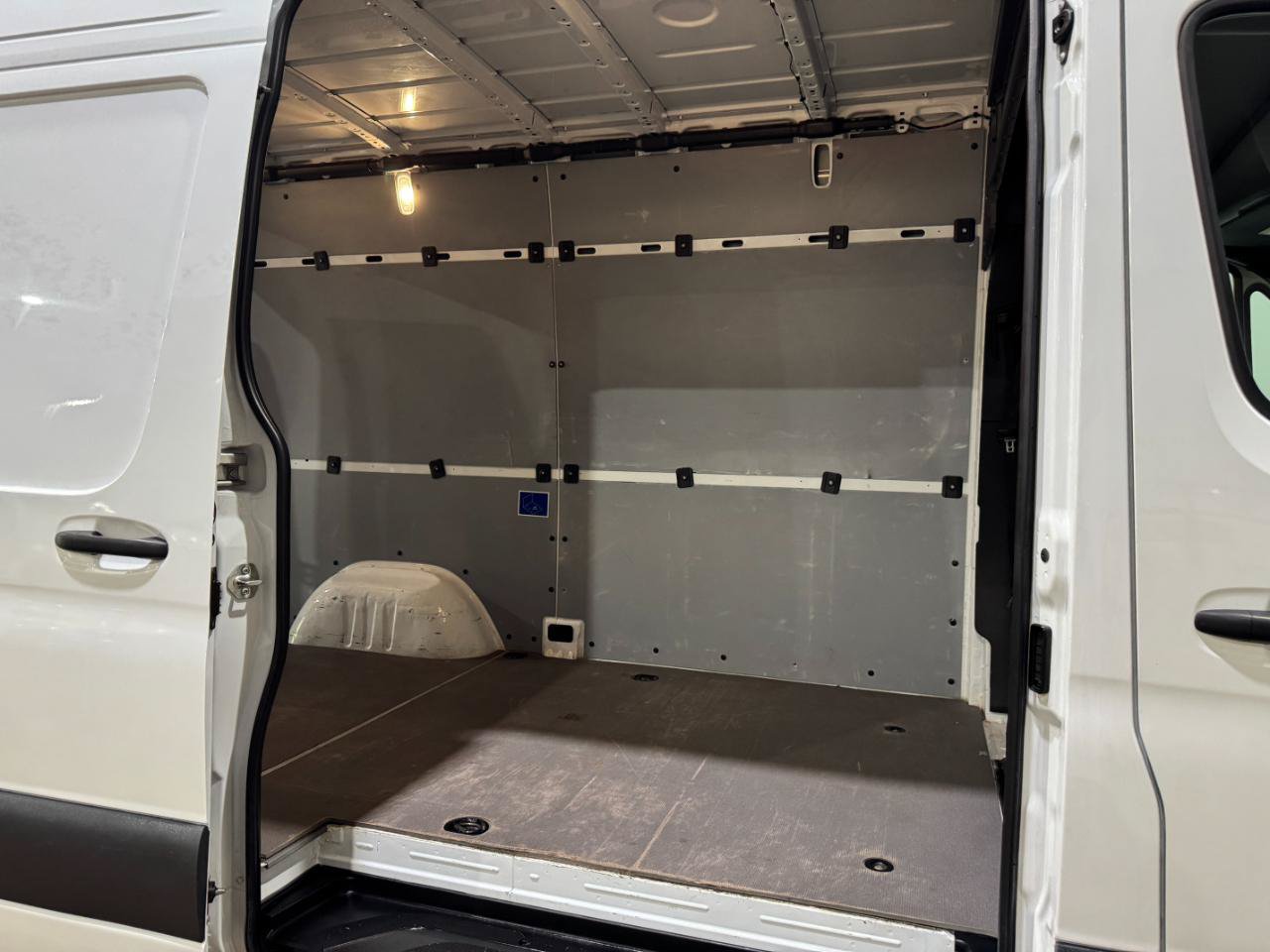 Used 2025 Mercedes-Benz Sprinter 2500 image 30