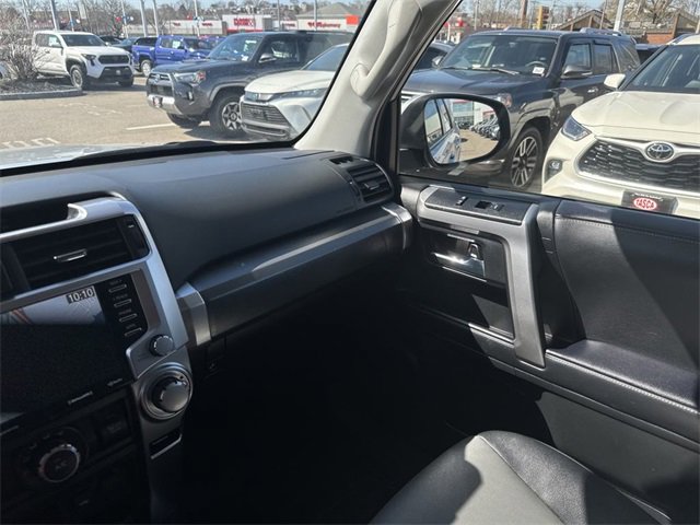 Used 2022 Toyota 4Runner SR5 Premium image 35