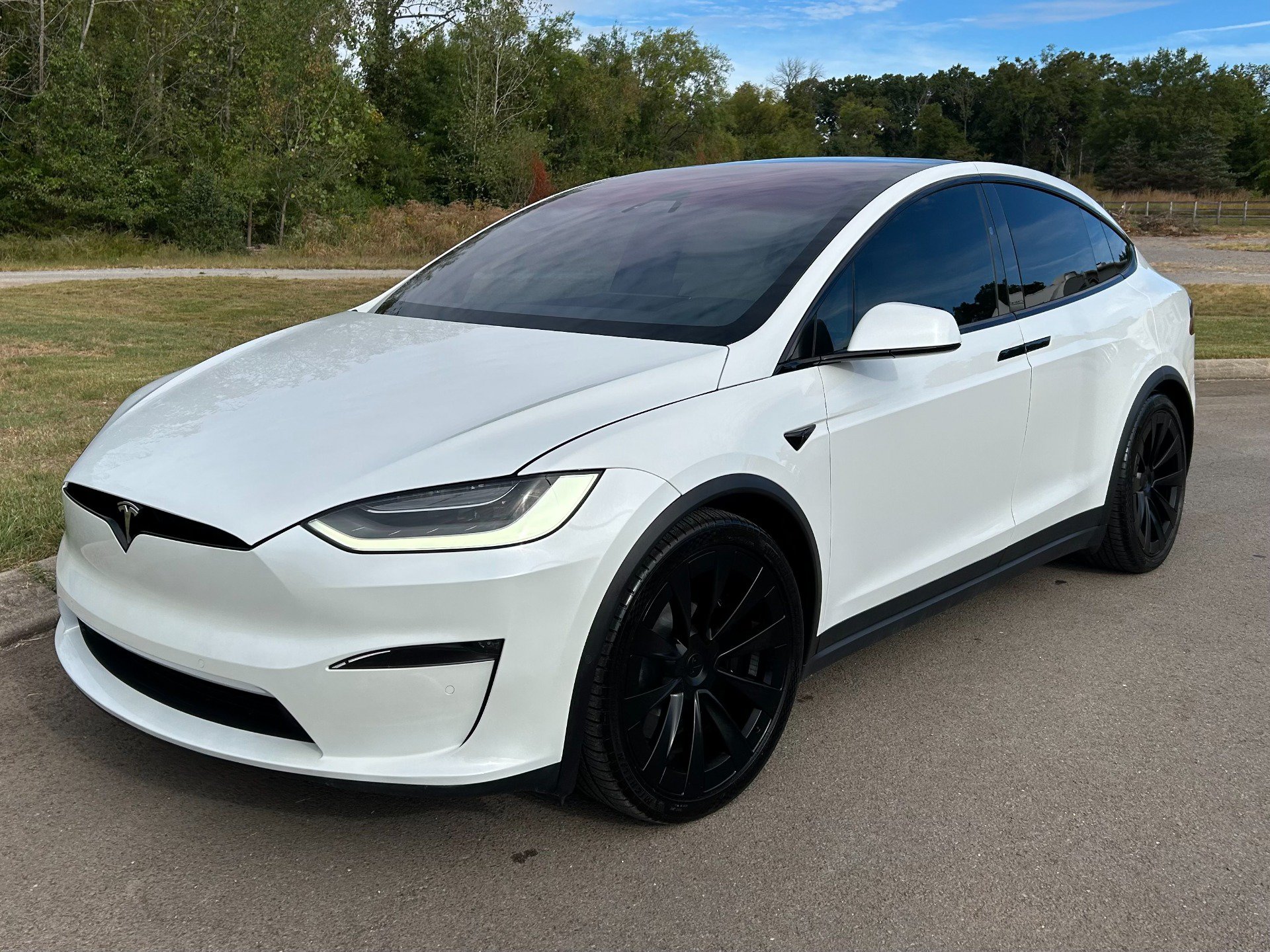 Used 2022 Tesla Model X Plaid AWD/4WD image 2