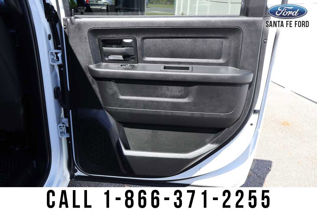 Used 2024 RAM 3500 Tradesman w/ Chrome Appearance Group image 14