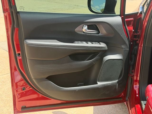 New 2026 Chrysler Voyager LX FWD image 20