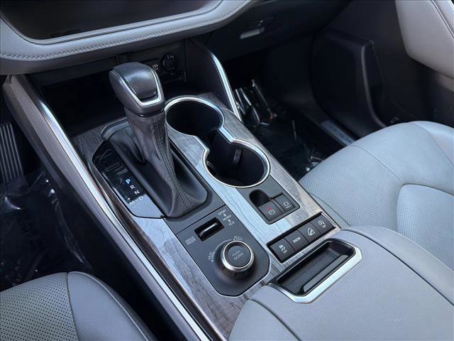 Used 2020 Toyota Highlander Limited image 21