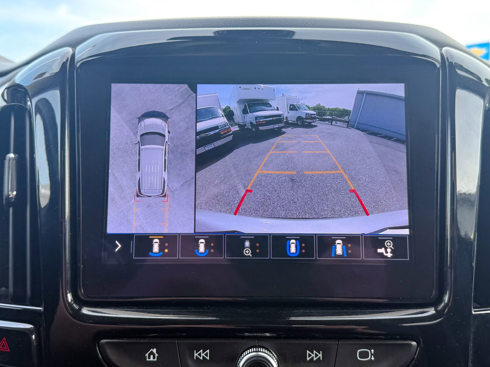 Certified 2020 Chevrolet Traverse Premier w/ Redline Edition AWD/4WD image 41