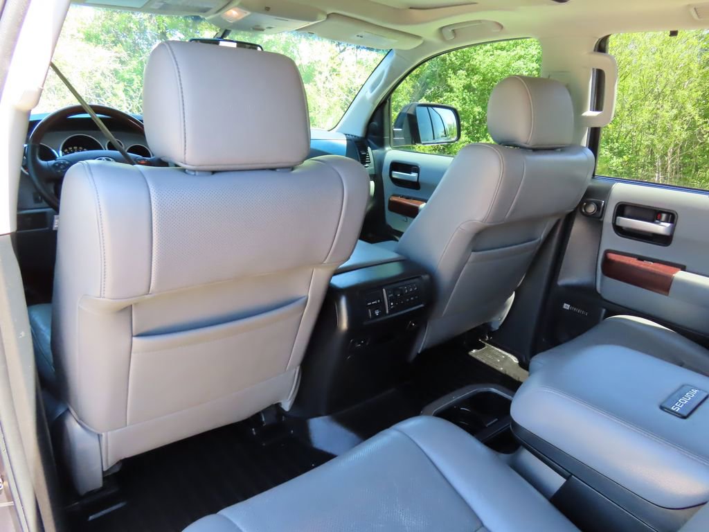 Used 2013 Toyota Sequoia Platinum AWD/4WD image 33