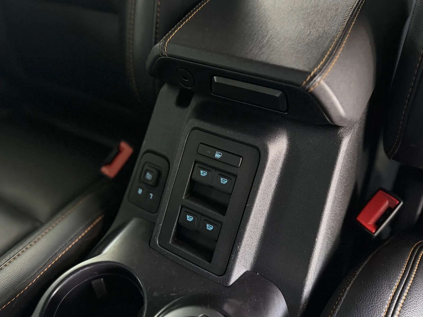 Used 2024 Ford Bronco Badlands image 38