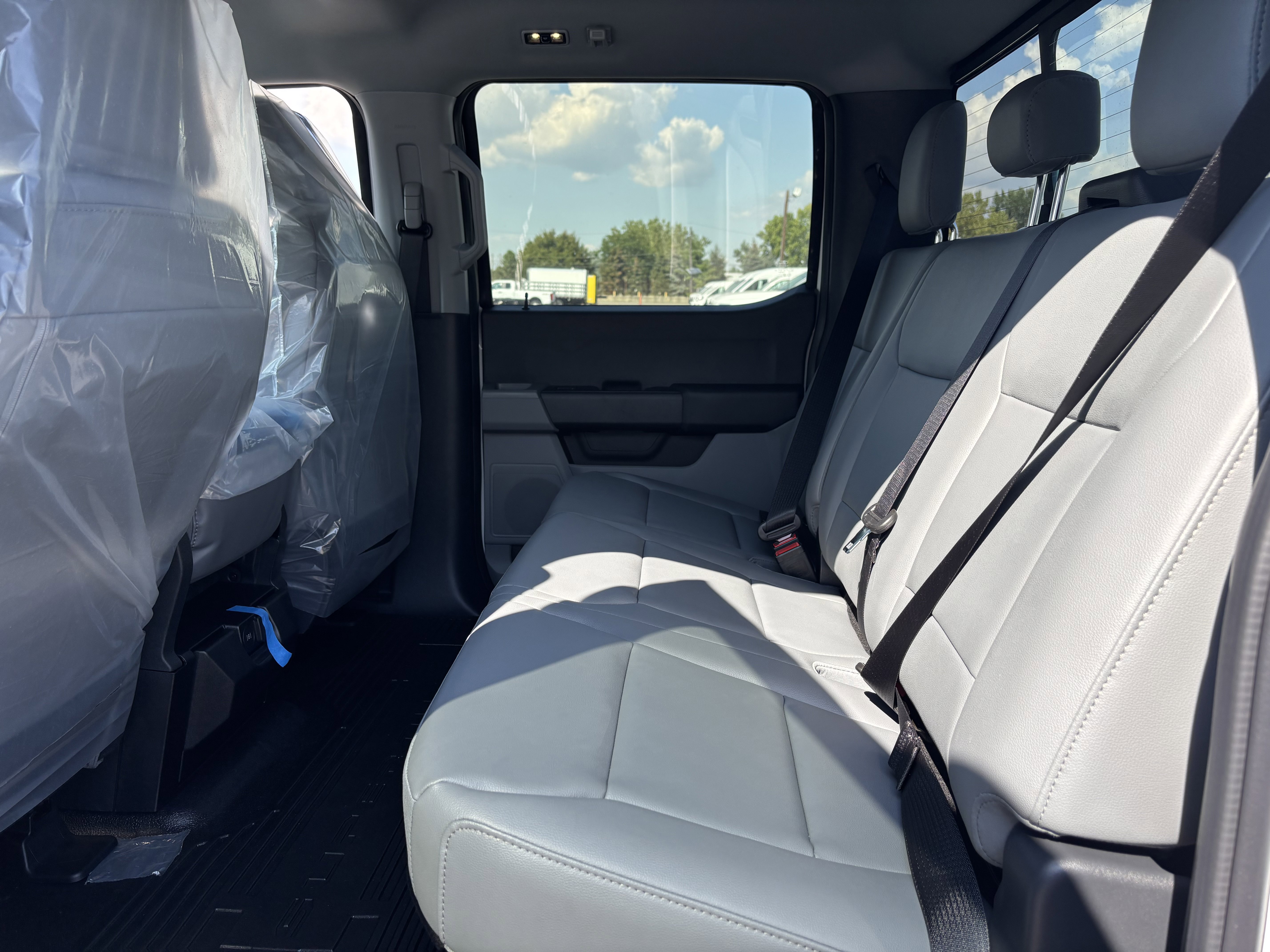 New 2026 Ford F550 4x4 Crew Cab image 10