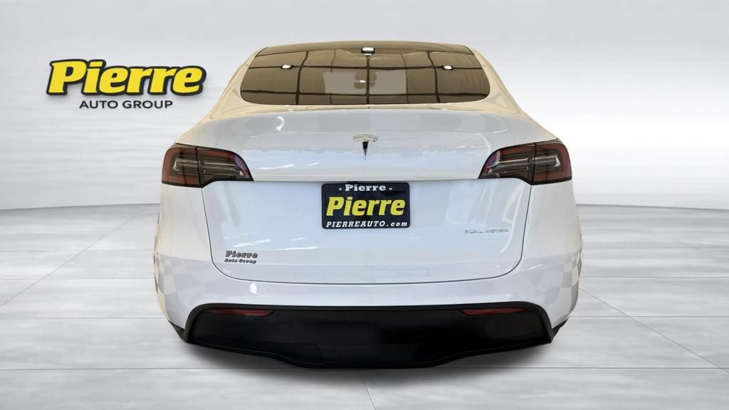 Used 2024 Tesla Model Y Long Range AWD/4WD image 3