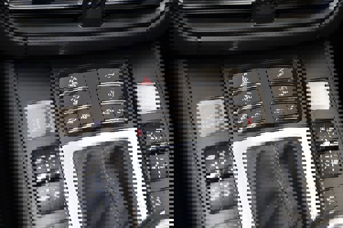 Used 2021 Porsche Macan image 35