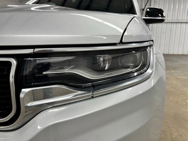 Used 2024 Jeep Wagoneer L Series II RWD image 8