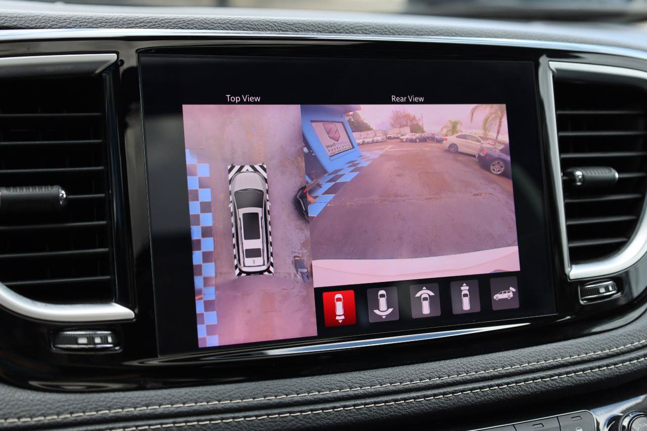 Used 2022 Chrysler Pacifica Limited FWD image 12