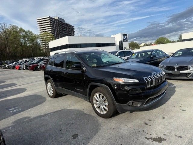 Used 2017 Jeep Cherokee Limited image 2