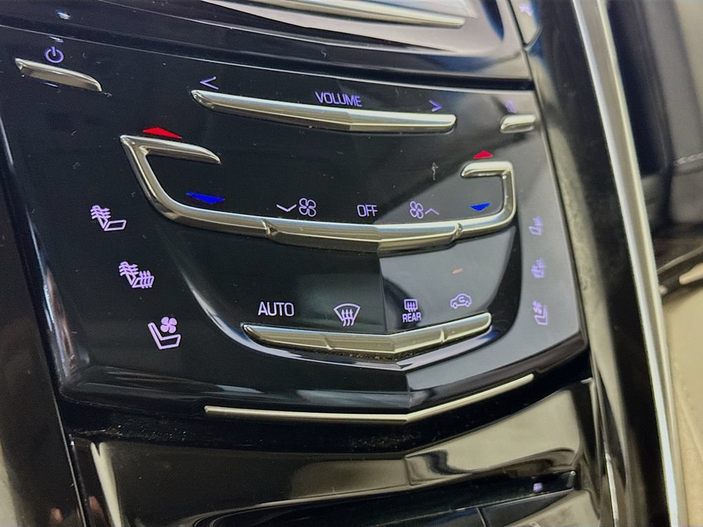 Used 2018 Cadillac Escalade Luxury RWD image 18