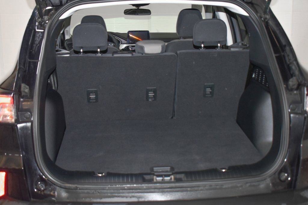 Used 2022 Ford Escape SE w/ SE Sport Appearance Package image 24