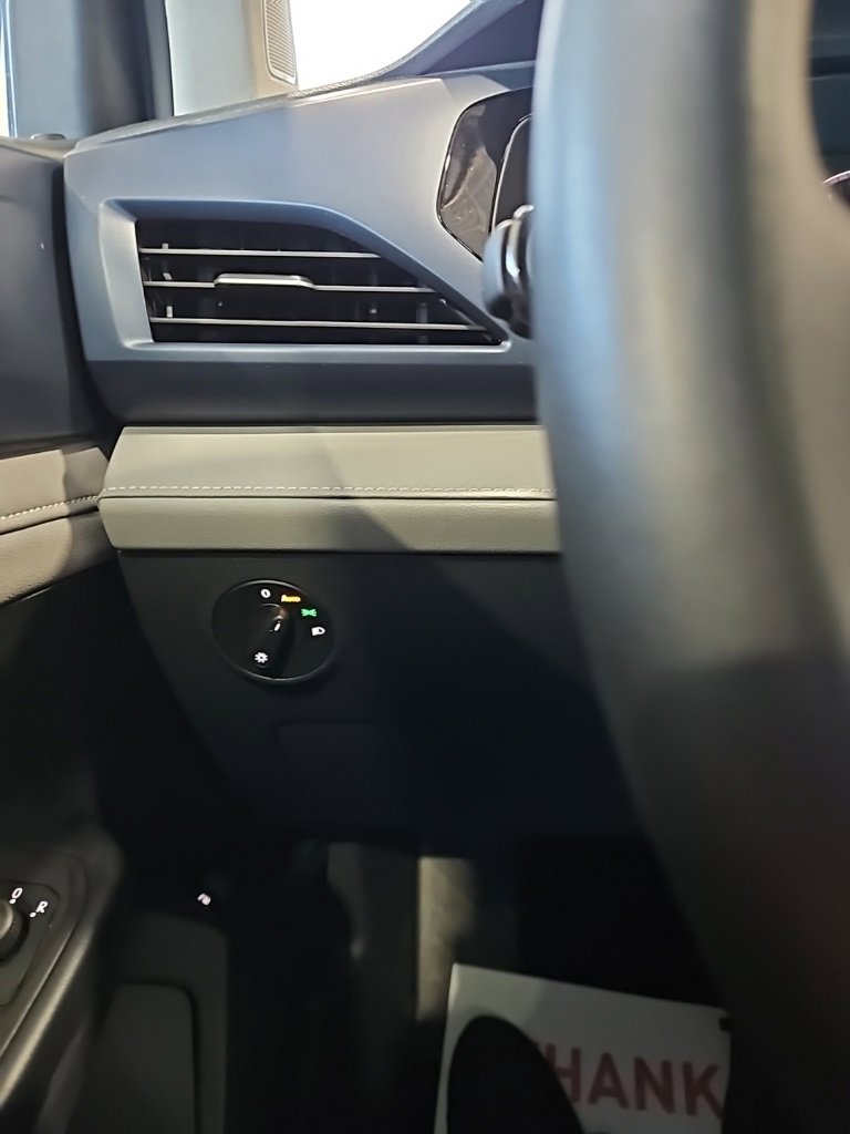 Used 2024 Volkswagen Taos SE image 34