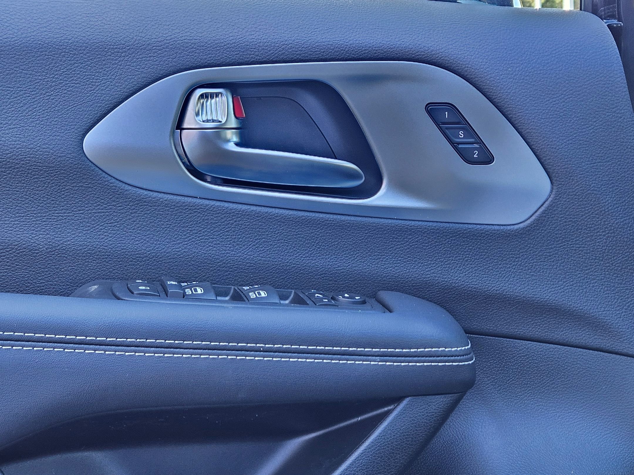 New 2026 Chrysler Pacifica Limited image 16