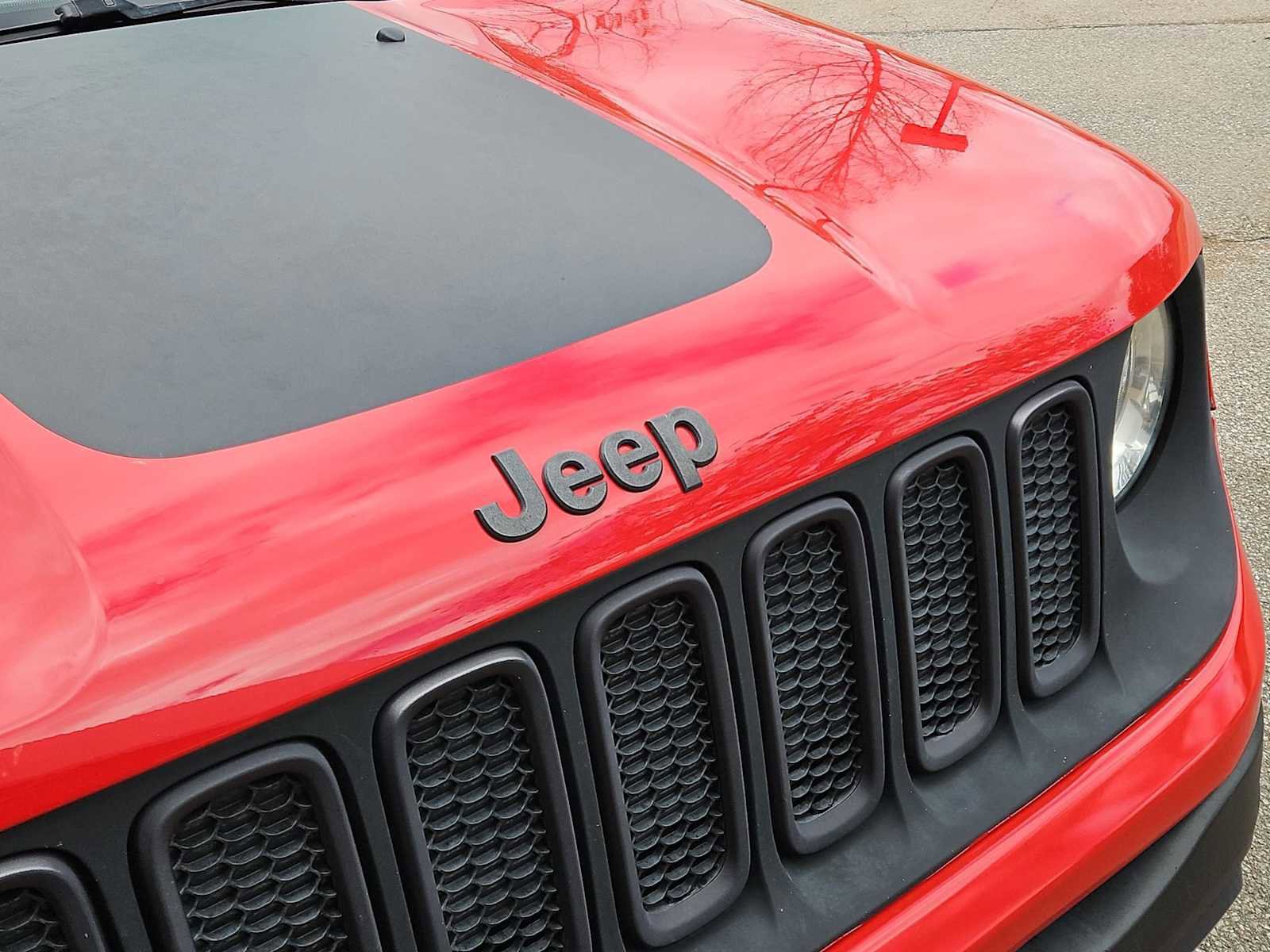 Used 2015 Jeep Renegade Trailhawk w/ Popular Equipment Group AWD/4WD image 12