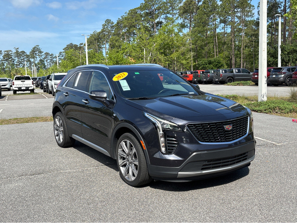 Used 2023 Cadillac XT4 Premium Luxury image 1