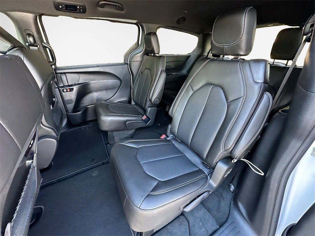 New 2026 Chrysler Pacifica Select image 22